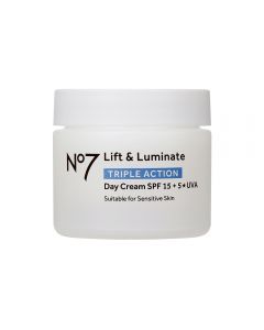 No7 Lift & Luminate Triple Action Dagkrem 50ml