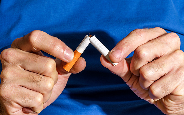 Dame og mann med god helse uten r&oslash;yk 