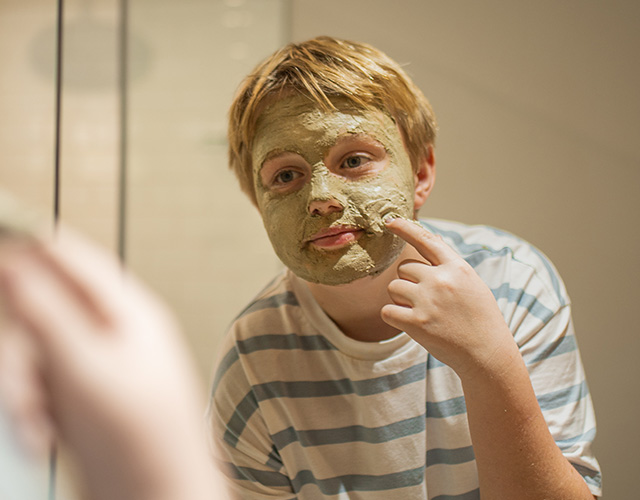 Ten&aring;ringer p&aring; badet som gj&oslash;r hudpleie